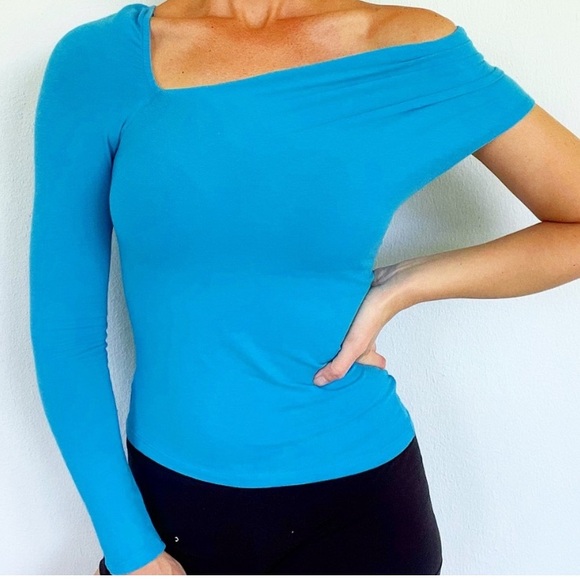 Zara Tops - Zara asymmetrical top Small